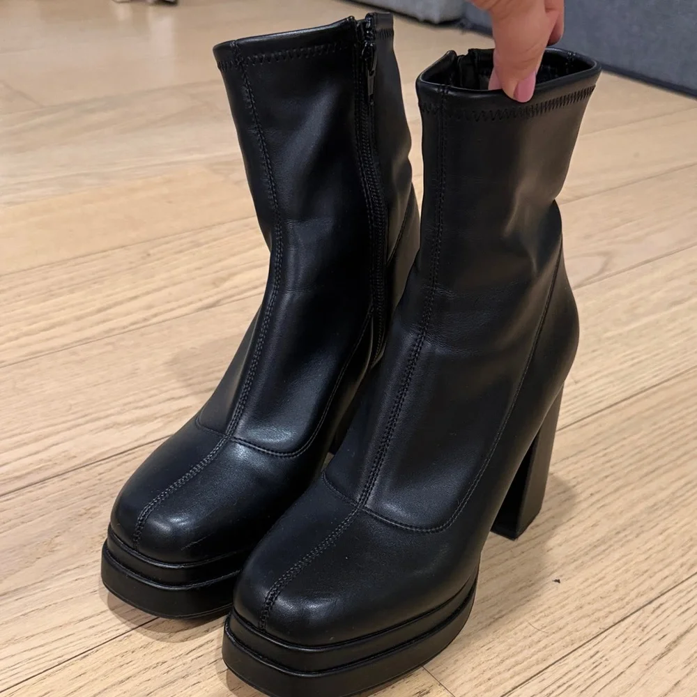 Wild Fable Black Heeled Boots - Picture 1 of 4